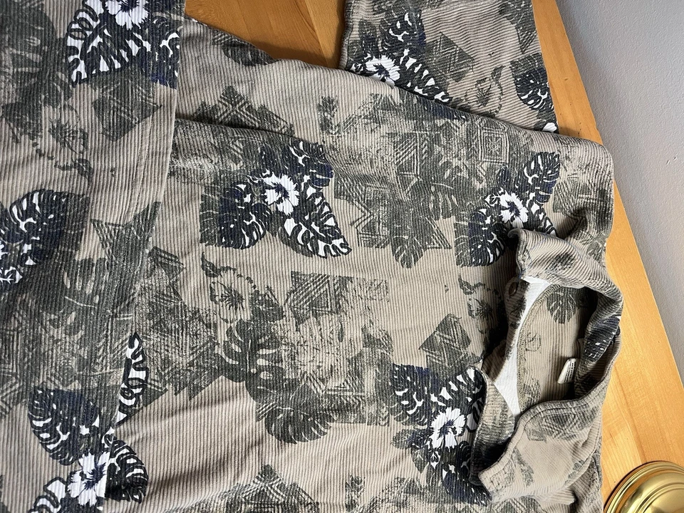 Men’s Floral Corduroy Button-Up Shirt - Size XL - Image 4 of 4