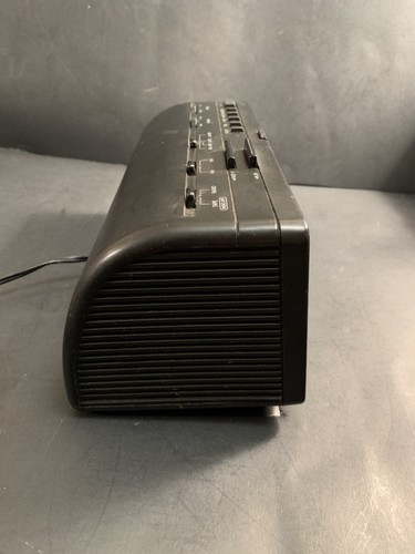Realistic Chronosette-273 Model 12-1581 Digital Clock Radio and Cassette Player - Picture 4 of 6