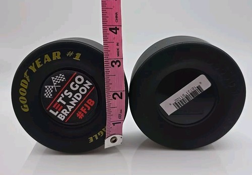 4er Satz Goodyear Reifen Let’s Go Brandon NASCAR Rennreifen Gummi Maßstab 1:8 - Bild 4 von 5