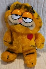 1978, 1981 Vintage Garfield Cat Plush Stuffed Animal Toy by Fun Farm W/ Heart