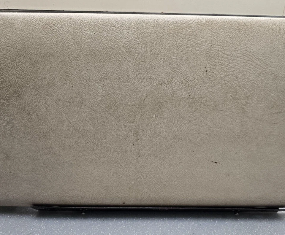 🔥99-06 SILVERADO SIERRA приборной панели перчаточный ящик отсек для хранения двери в сборе желтовато-коричневый G3 - Изображение 3 из 4