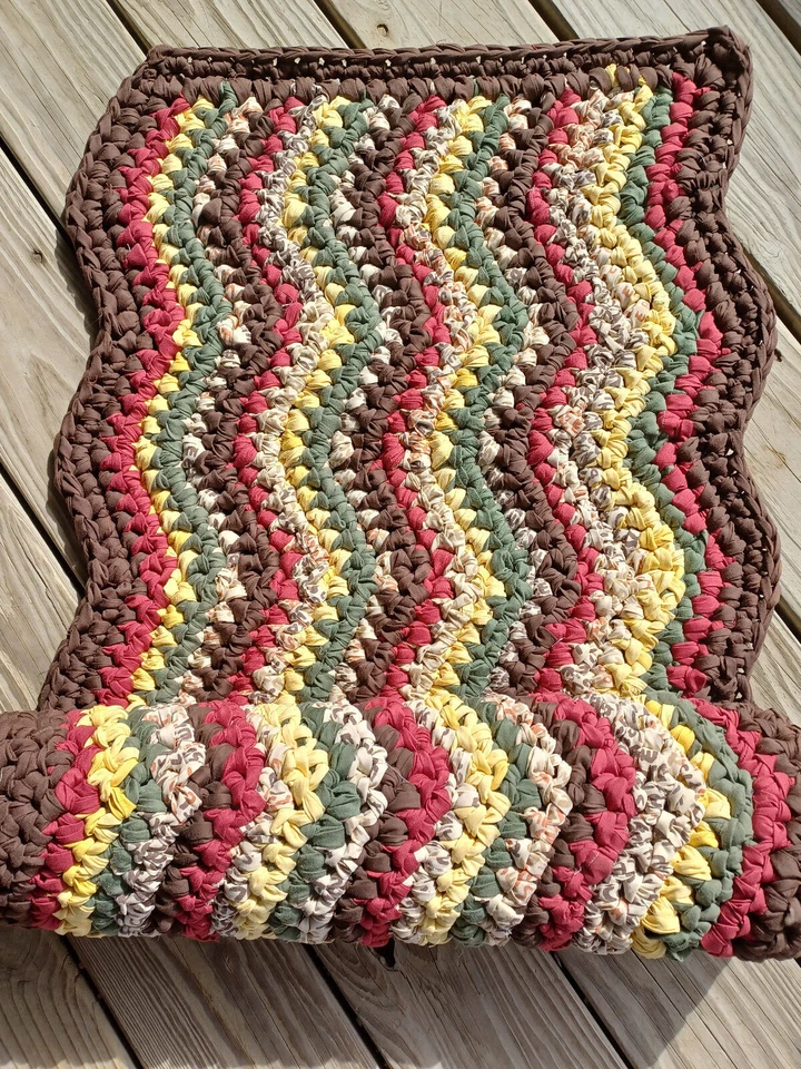 Alfombra de trapo hecha a mano, tela vintage hecha en 40" por 20", marrón, amarillo, país Foto 4 de 4