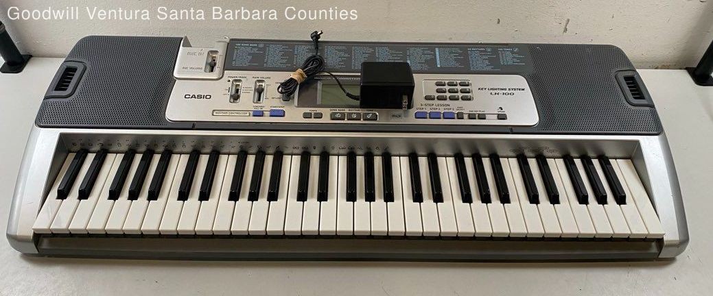 Casio Key Lighting System LK-100 61-Key Electronic Keyboard