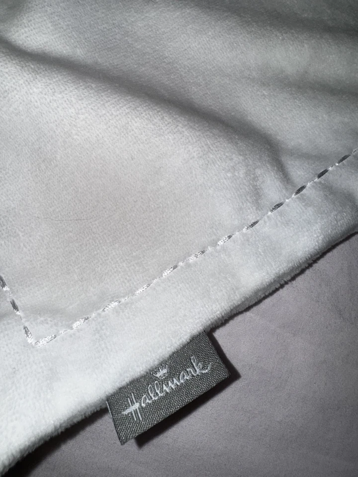 Manta de seguridad Hallmark blanca cómoda niña ángel coletas felpa Lovey Foto 4 de 4