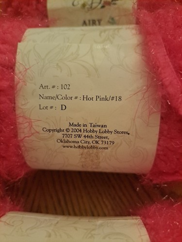Yarn Bee Airy Hot Pink. 3.5 Oz 108 Yrds - Picture 3 of 4