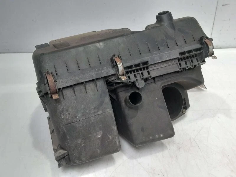 2006-2011 Cadillac DTS Air Cleaner Intake Box Assembly OEM - Imagem 2 de 4