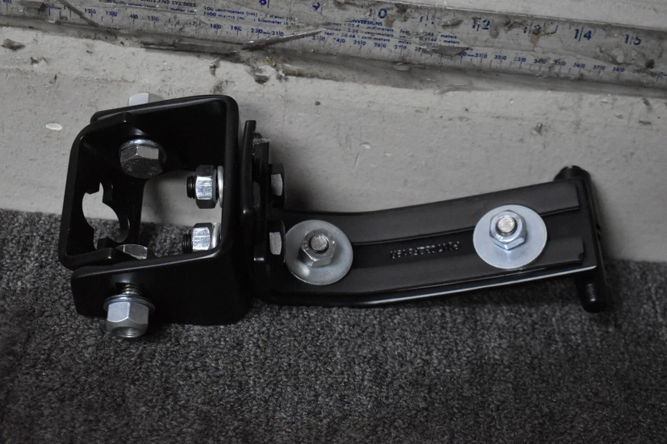 2009-2015 MERCEDES BENZ G550 底座右刷护腕支架工厂原始设备制造商 — 第 4/4 张图片