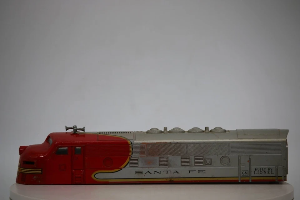 Lionel Shell Santa Fe Diesel Shell O Gauge 1:48 Scale Post War #2333 A Unit - Image 4 of 4