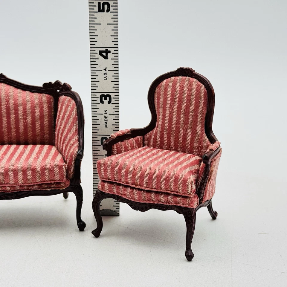 Juego de 3 piezas artesanal Bespaq casa de muñecas miniatura sala de estar rosa a rayas caoba Foto 3 de 4