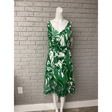 NWT Positive Attitude Green Floral Eyelet Hem Dress Size 6