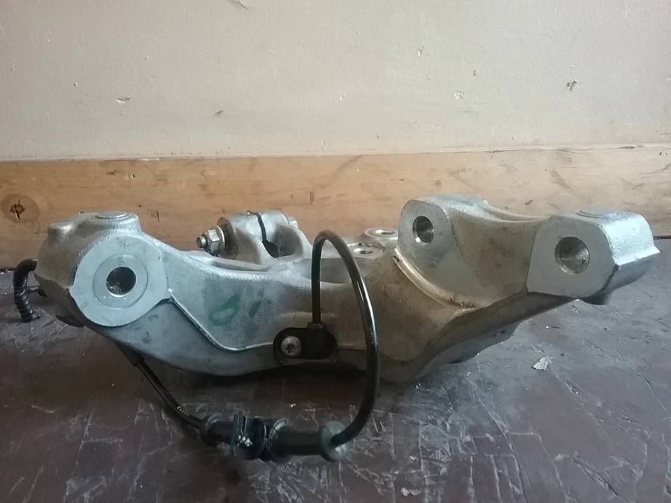 2011-2015 Chevy Cruze Right Front Knuckle Spindle 13319481 (1.8L V4 Automatic) - Image 3 of 4