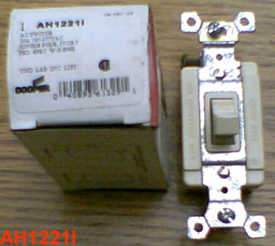 COOPER AH1221I 20 Amp 120-277 AC 1 POLE Toggle SWITCH