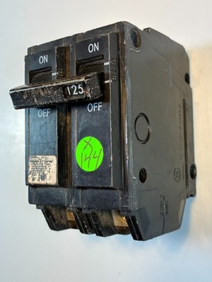 GE General Electric THQL2125 (125-AMP) 2-Pole 120/240V MINOR CHIP 60DAY WARRANTY