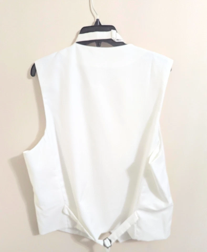 Men's White Formal Tuxedo Vest, Bowtie & Hankie - Image 2 of 2