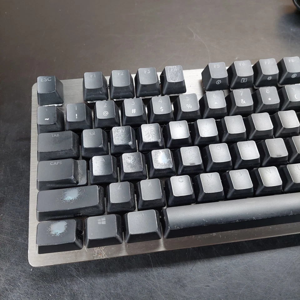 Logitech G512 Carbon GX Brown Mechanical Gaming Keyboard - Image 4 of 4