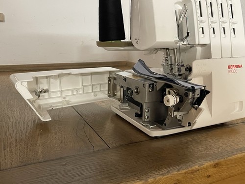 Bernina 800 DL Overlock - Bild 3 von 8