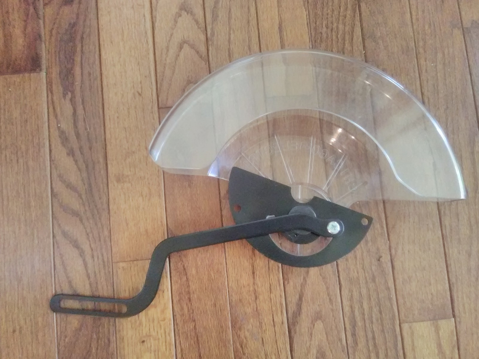 016214 Lower Blade Guard 10 In. Chicago Electric Sliding Mit
