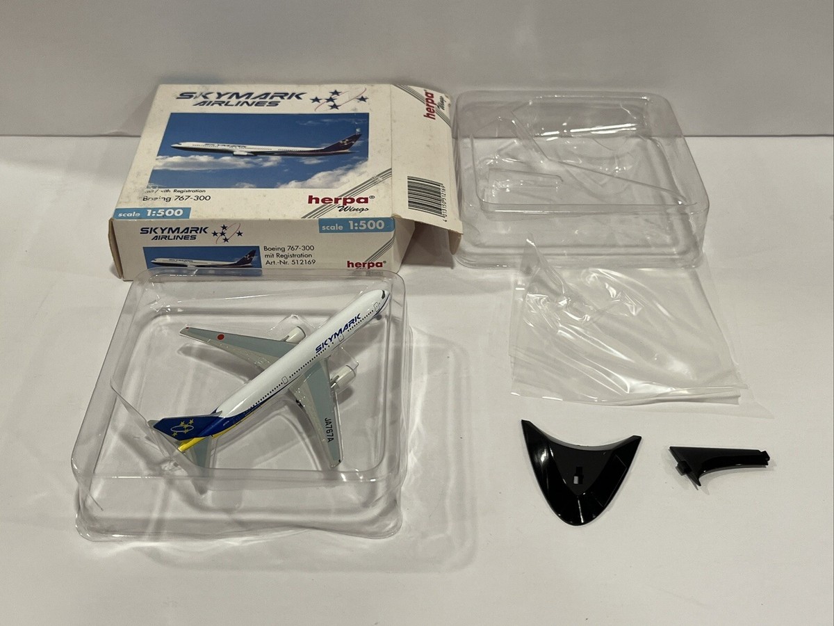 1:500 Herpa Skymark Airlines Boeing 767 300 Jet Toy Model Wings
