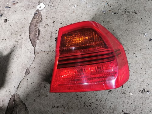 Rückleuchte Rücklicht rechts aussen BMW E90 Limo