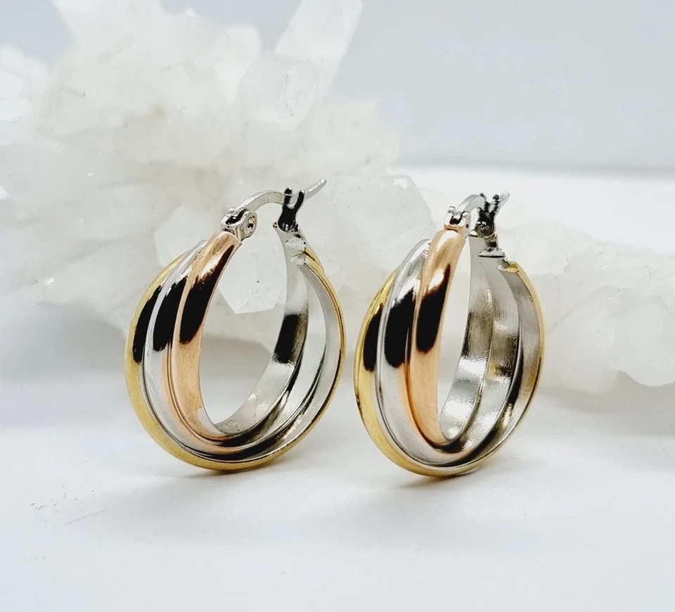 Orecchini donna a cerchio in acciaio inox intrecciati tricolore argento rame oro - Immagine 3 di 4