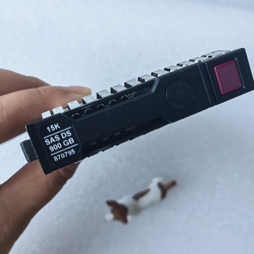 Free Fedex 870759-B21 870795-001 HPE 900GB SAS 12G 15K 2.5" SFF GEN10 Hard Drive - Picture 1 of 5