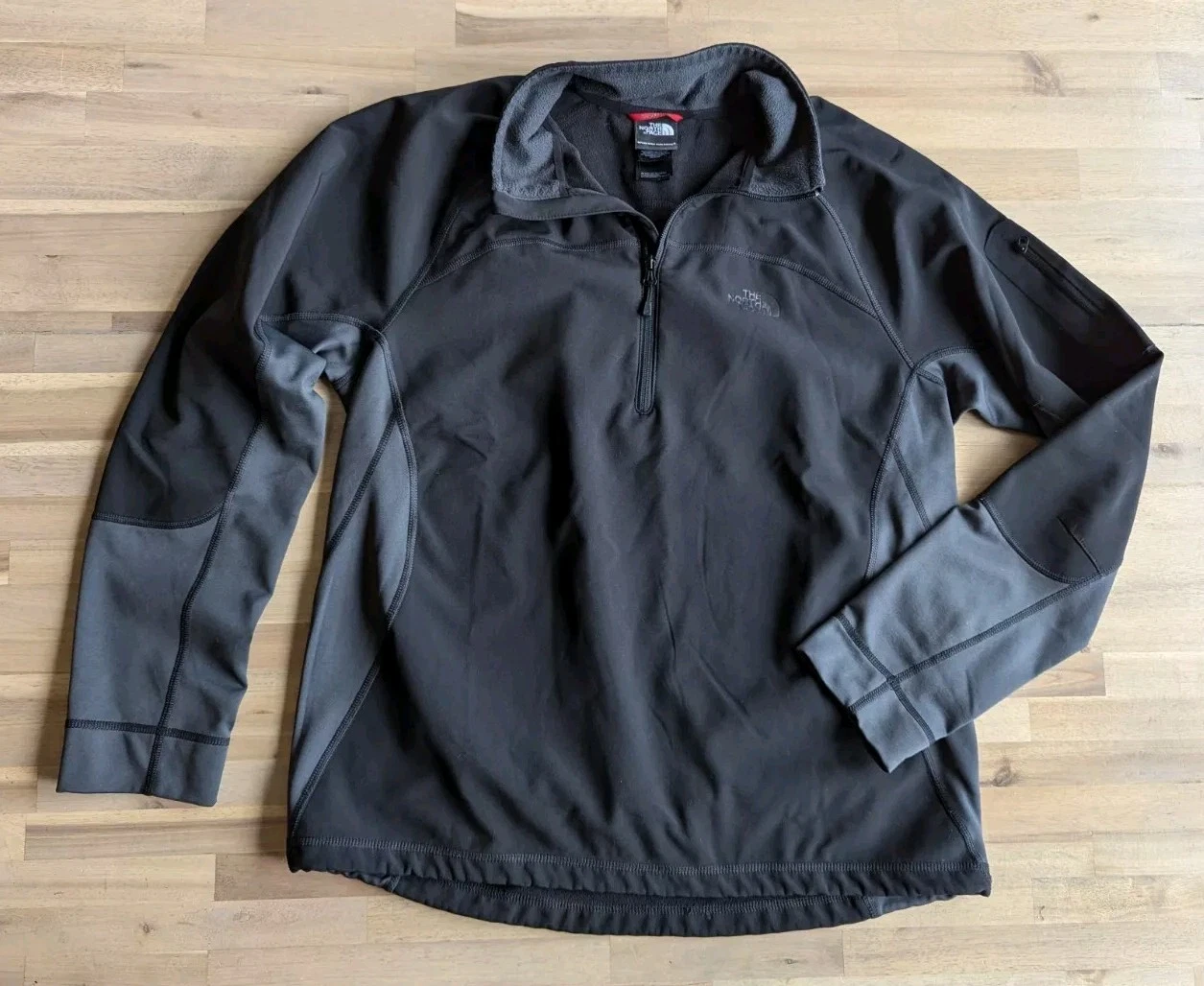 The North Face Men's 1/4 Zip Jacket