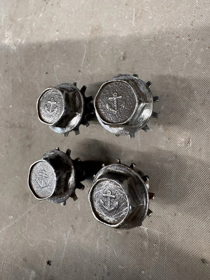 Chevy Belair Impala 1958-1964 capó bisagra pernos Starfire Bonneville Biscayne OEM Foto 3 de 4