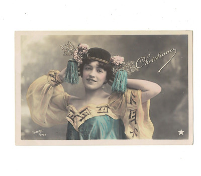 SB2811 EARLY  THEATRE  WOMAN IN BEAUTIFUL DRESS AND HAT ON STAGE RPPC HAND. COL