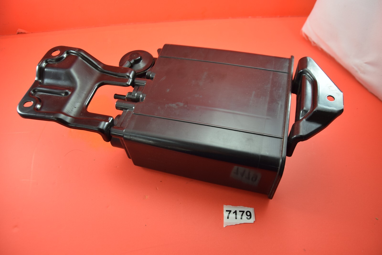 C3 0611 TOYOTA YARIS SCION XD EVAP FUEL VAPOR CANISTER OEM 7774052090 V2 eBay
