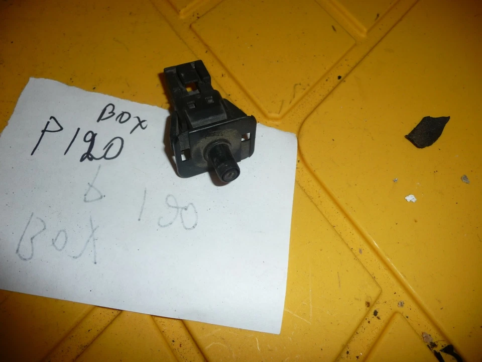 Interruptor capó alfa romeo 164 se adapta a alfa romeo 164l 164s  Foto 2 de 2