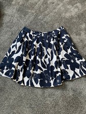 Ladies Size L / XL 40  Waist Flared Skirt With Pockets