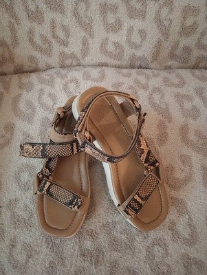 Vince Carver Leather Snakeskin Strappy Platform Sandals 8