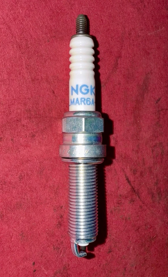 Bujía NGK LMAR6A-9 (paquete de 2) Yamaha Grizzly nueva Foto 4 de 4
