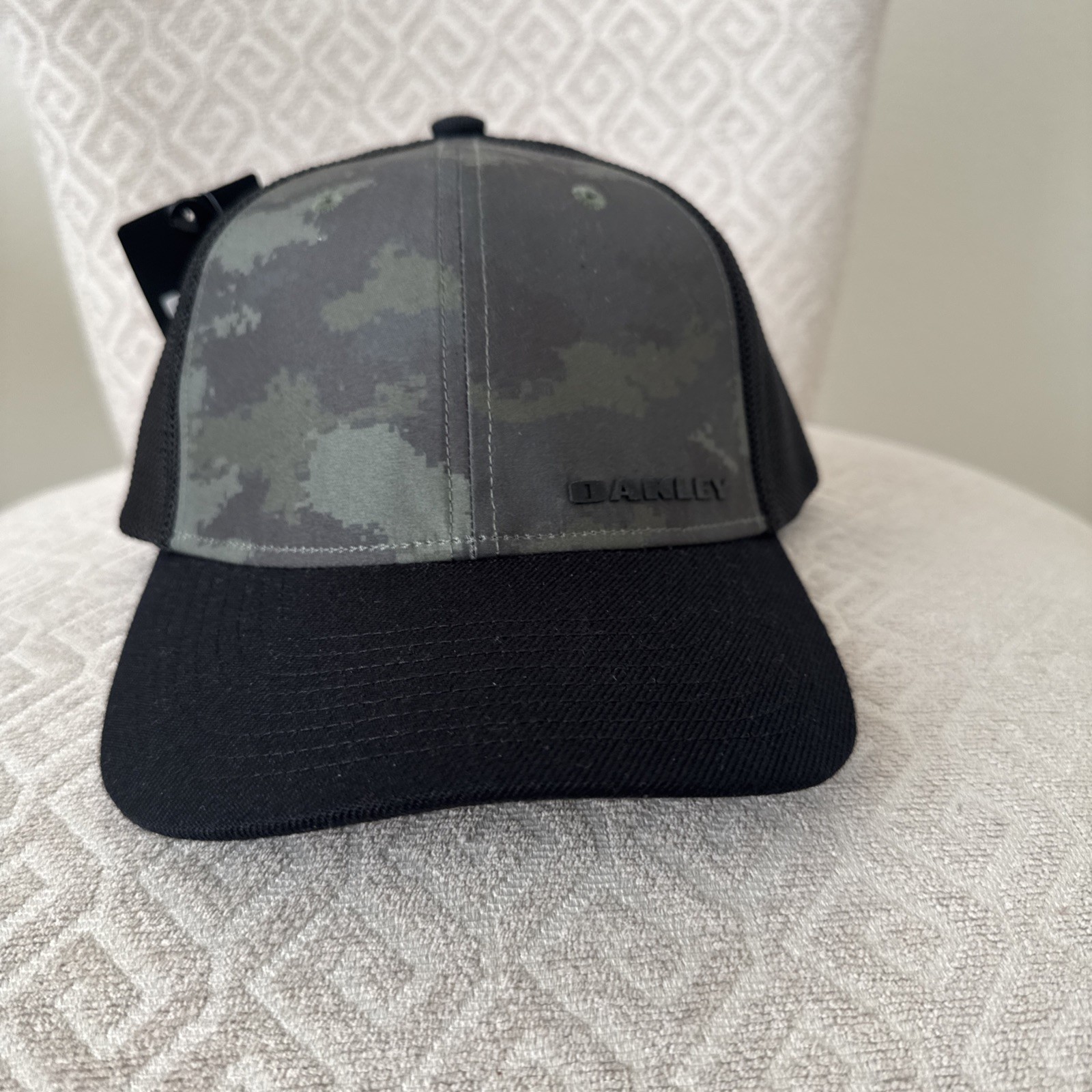 Black Mesh Fitted L/xl New