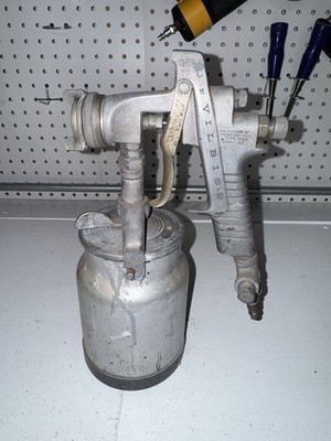 Devilbiss Type MGB 501 Spray Gun Air Powered Untested Needs Cleaning Heavy Duty