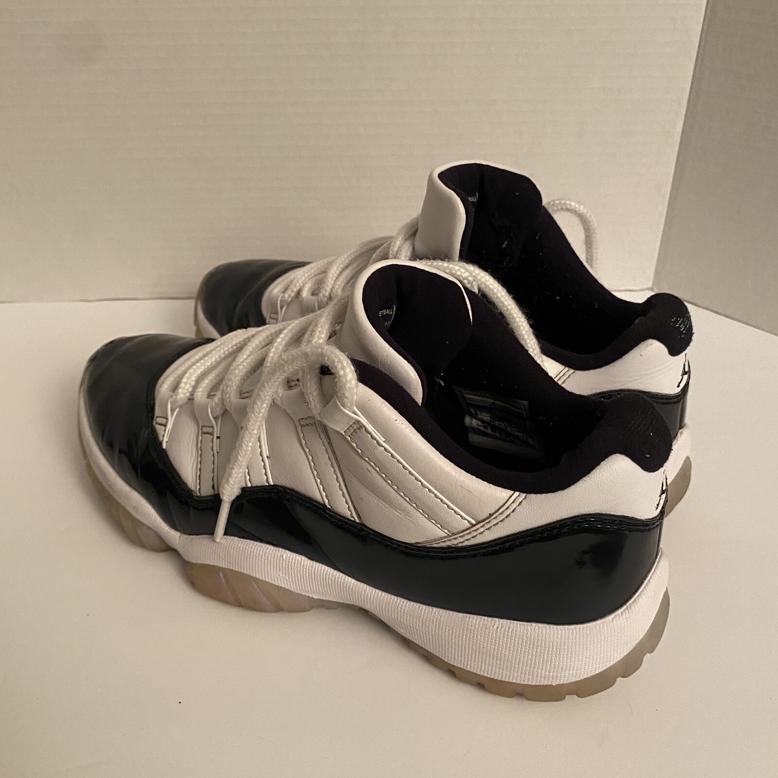 Nike Air Jordan 11 XI Low Iridescent Easter 528895145 Men Size 8.5