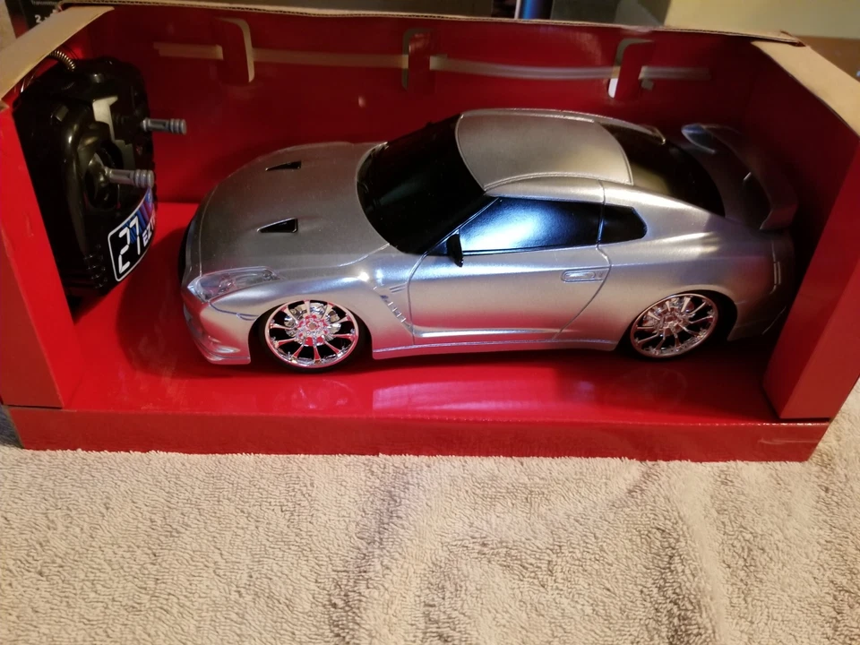 NIOB EZ Tec Radio Shack 2010 Gray Nissan GT-R RC Car 1:15  Scale - Image 2 of 4