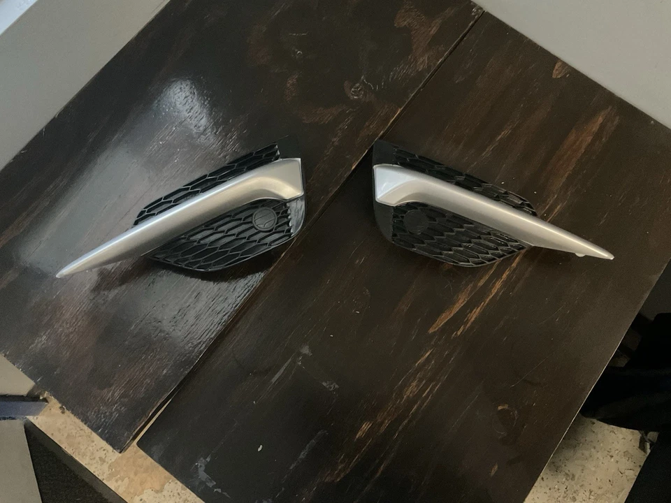 Luces antiniebla Nissan Rogue Sport 2021, derecha e izquierda con parrillas antiniebla Foto 4 de 4