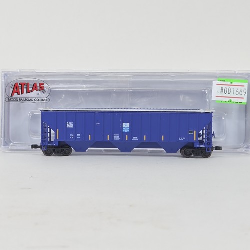 Tolva Thrall cubierta de tres bahías Atlas escala N DJTX #475590 | Condition: Used