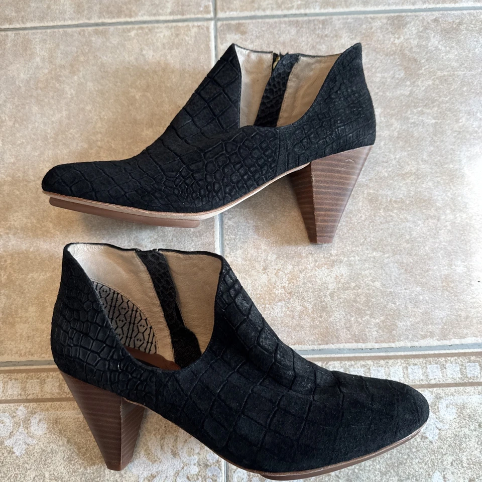 Botines Matt Bernson para mujer Jaguar recorte, gamuza negra 8 B (M) EE. UU. Foto 3 de 4