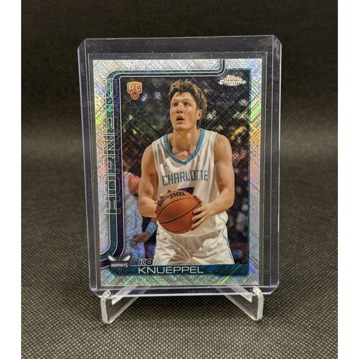 2025-26 Topps Chrome Kon Knueppel Skylight Rookie #254 Charlotte Hornets SP