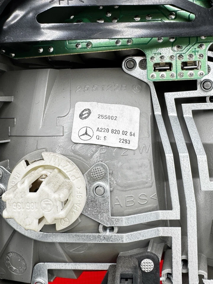 Luz trasera LED OEM 2000 2001 2002 MERCEDES CLASE S W220 S430 PASAJERO DERECHO Foto 4 de 4