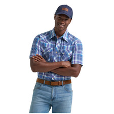 112374756 Wrangler Men's Retro  Short Sleeve Modern Fit Snap Shirt - Blue/Purple