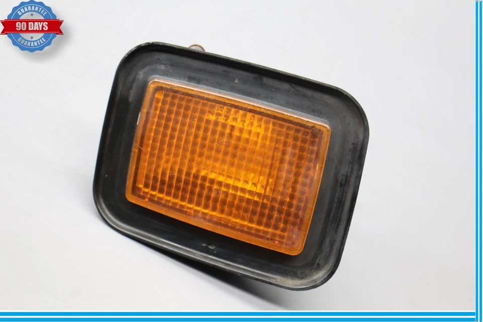 03-09 Hummer H2 Front Right Passenger Side Turn Signal Light Lamp Oem - Image 2 of 4