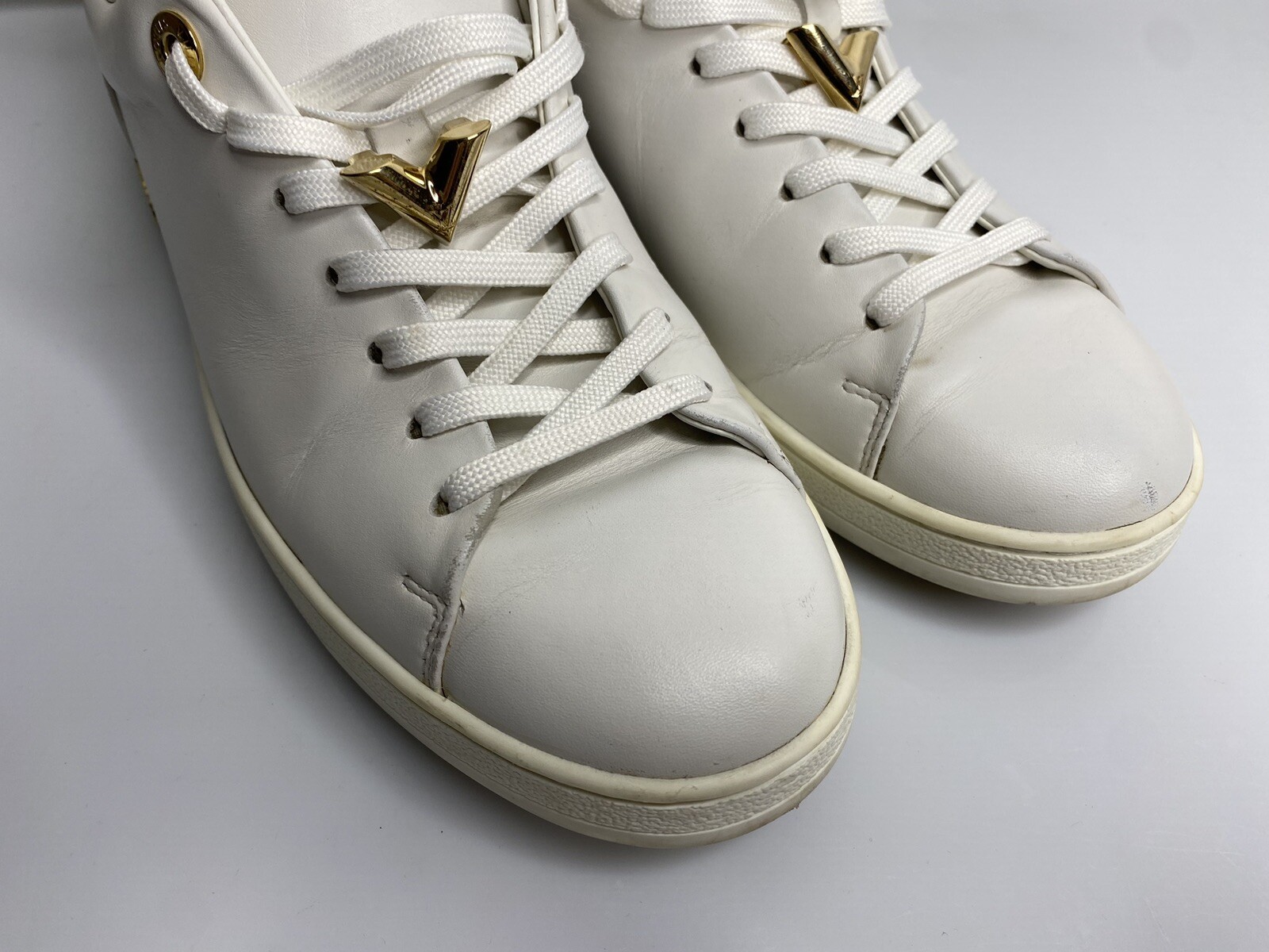 Women’s Louis Vuitton Sneakers Frontrow V Emblem Leather White Size 38,5 image 8