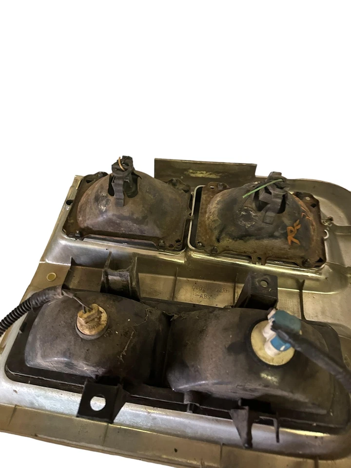 92 93 94 95 CHEVY VAN 20 SERIES Headlamp Headlight Assembly Right Passenger - Image 3 of 4