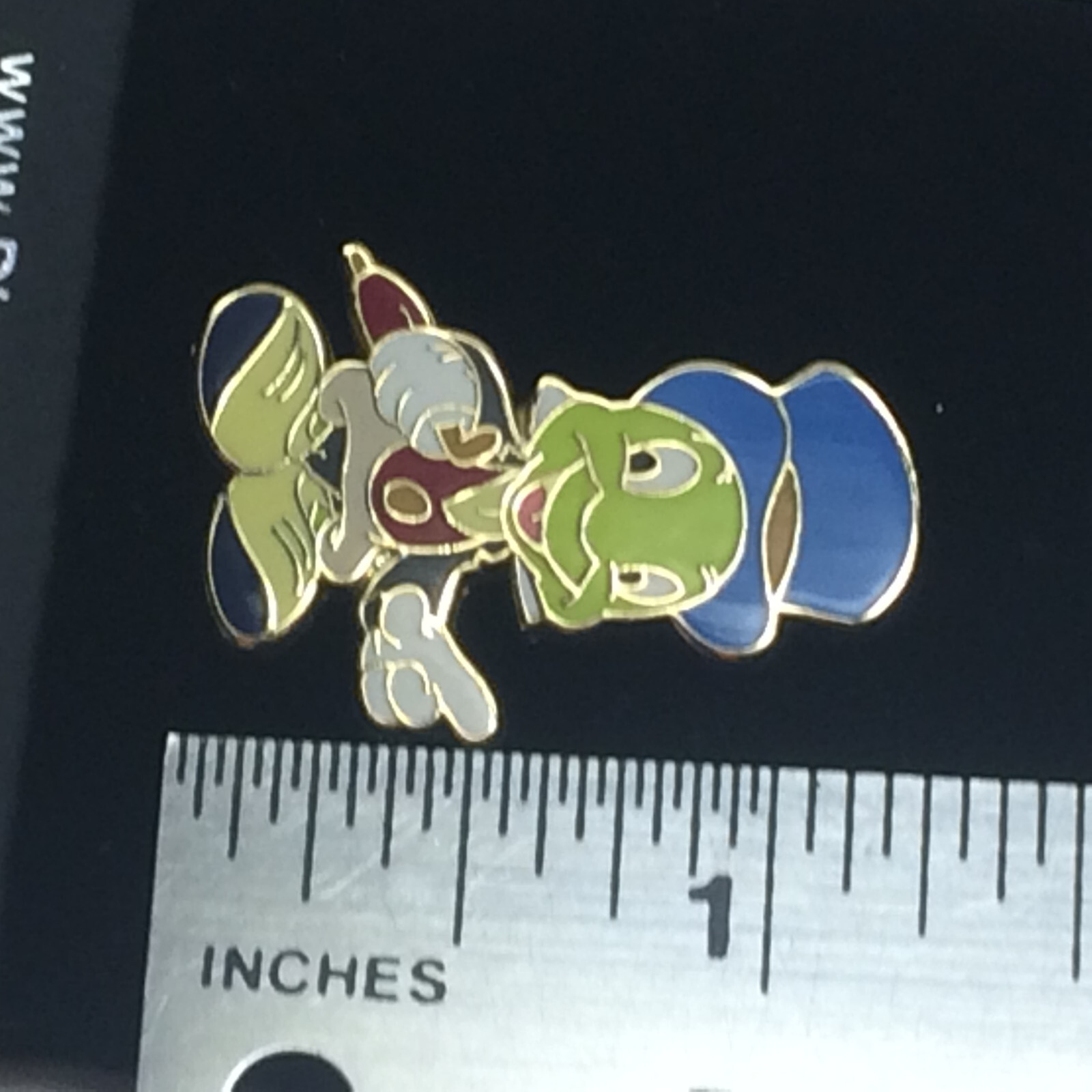 Walt Disney 2002 Official Trading Pin Pinocchio Jiminy Cricket Figure