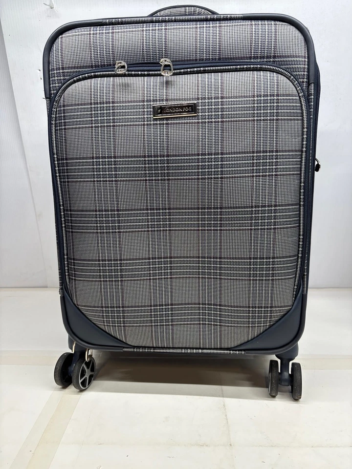 London Fog Sheffield II Collection 20” Expandable 8 Wheels Spinner Carryon Lug - Image 2 of 4
