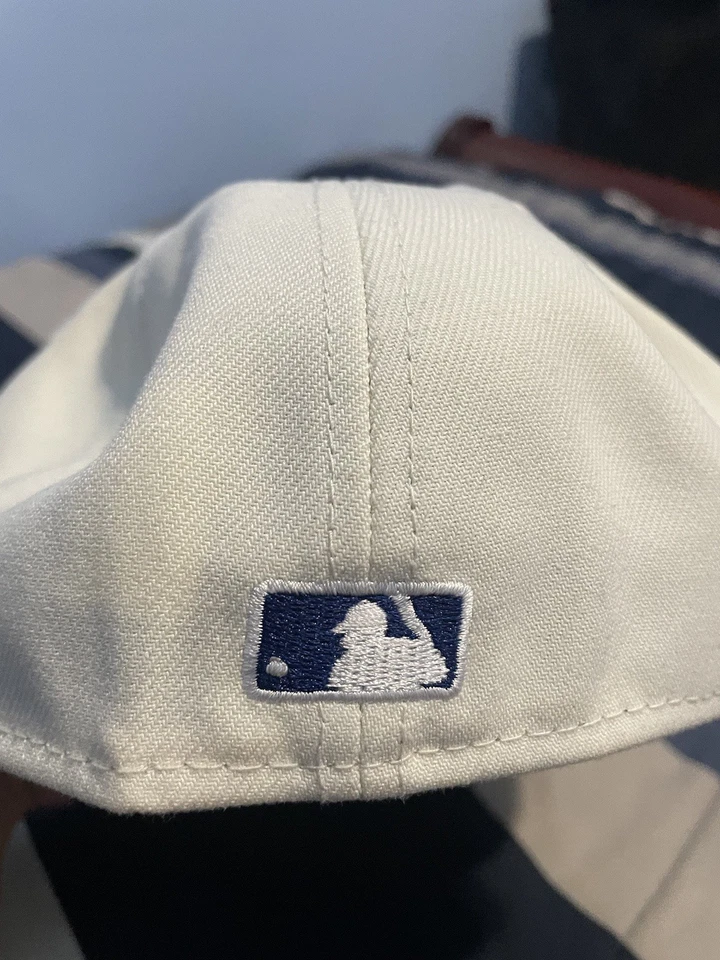 Los Angeles Dodgers New Era 59Fifty El Salvador Fitted Hat Size 7 1/8 - Image 4 of 4