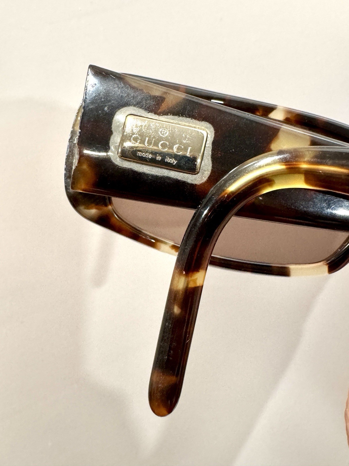 Gucci Tortoiseshell Rectangular Sunglasses w/ Log… - image 4